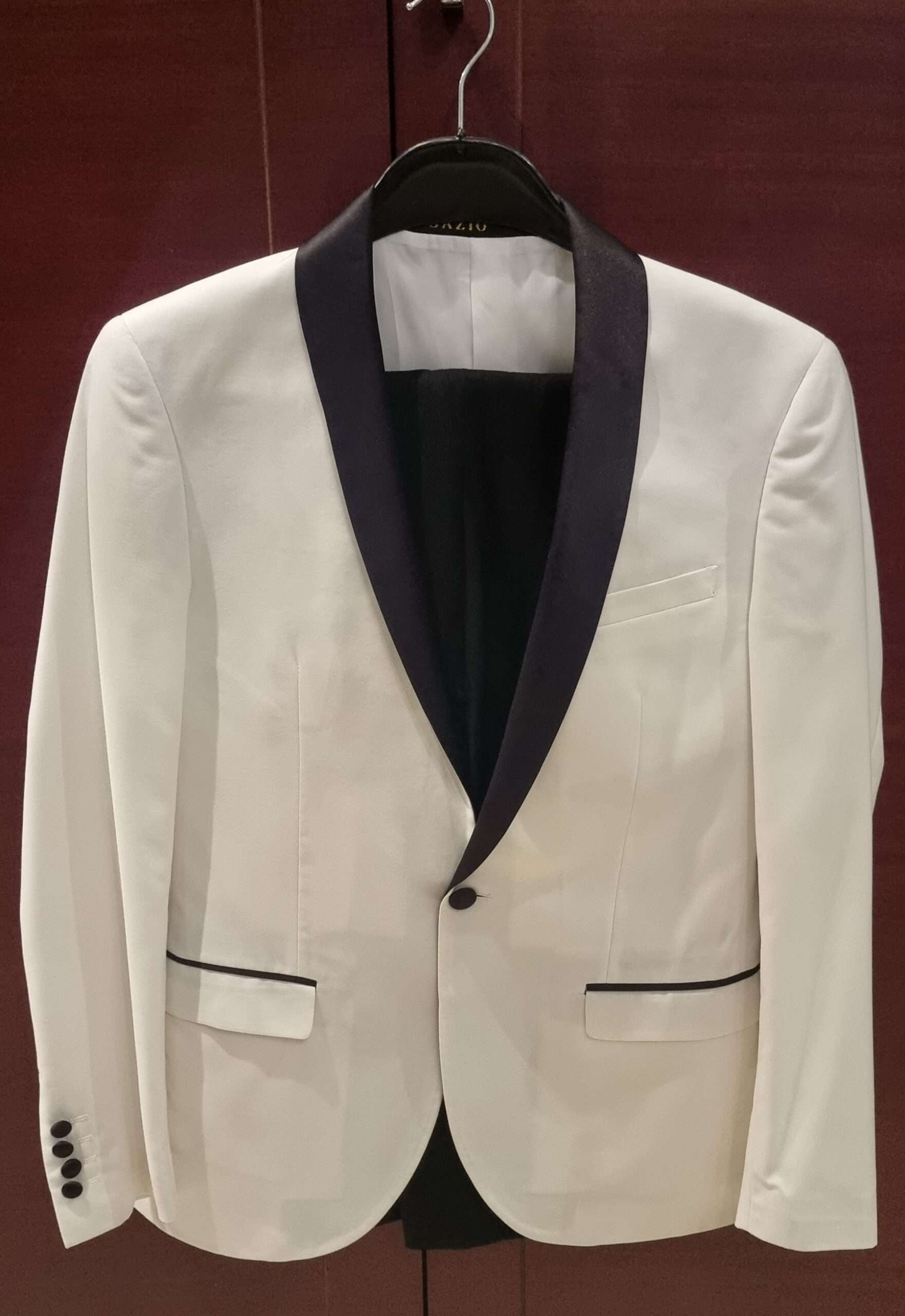 Sazio Men's Suit - White & Black Size 44 - Yearn Fashion